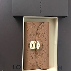 Louis Vuitton Amelia Mahina Caramel Wallet